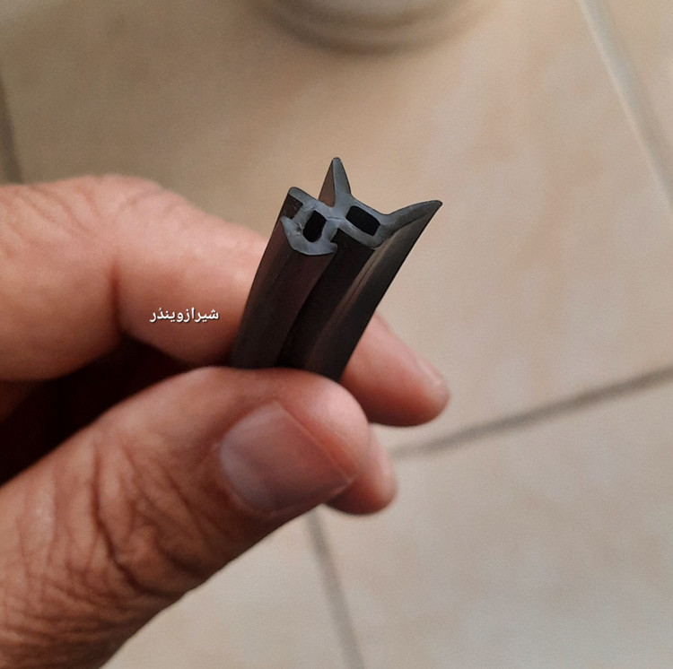 لاستیک بین فریم و لنگه