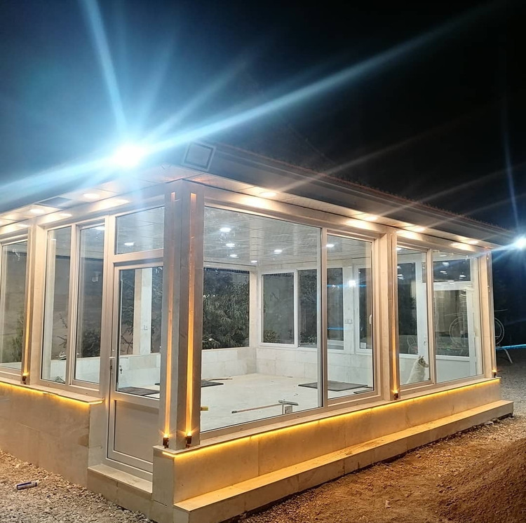 آلاچیق جنگلی باپنجره ریلی