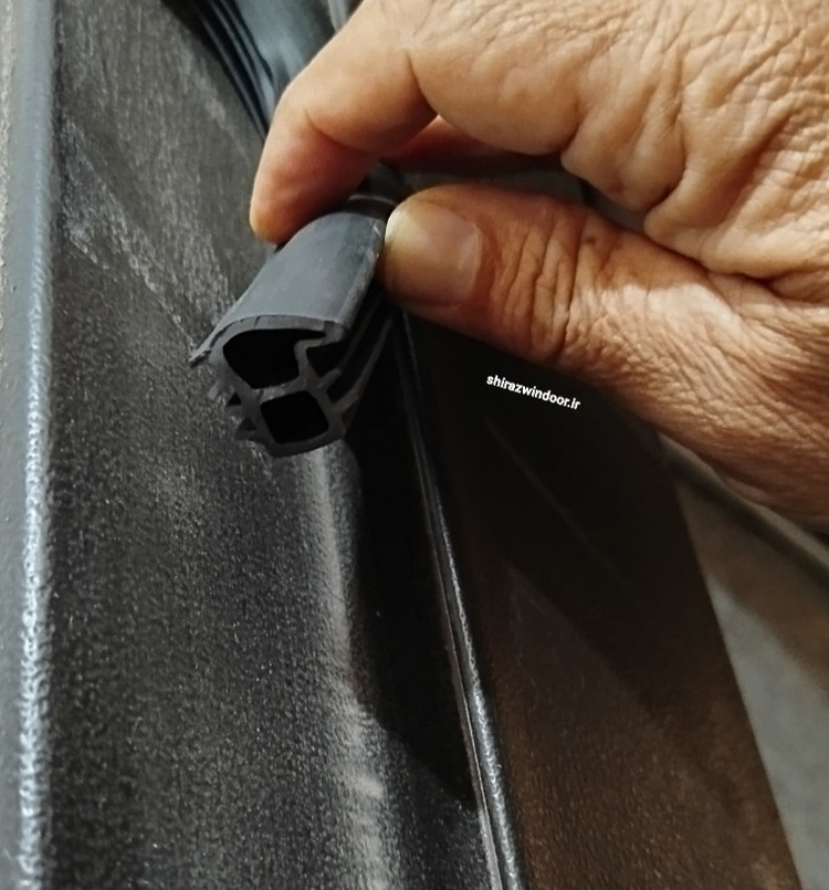 نحوه نصب لاستیک درزگیر درب