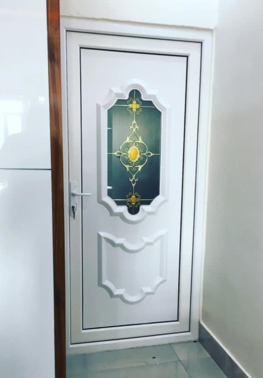 درب با پنل دکوراتیو