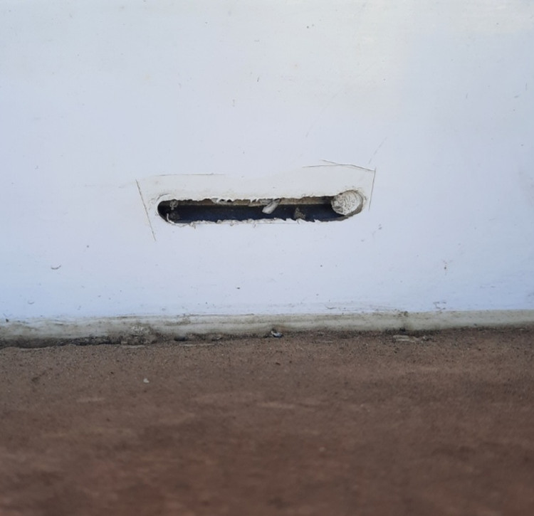 شیار آب پنجره دوجداره