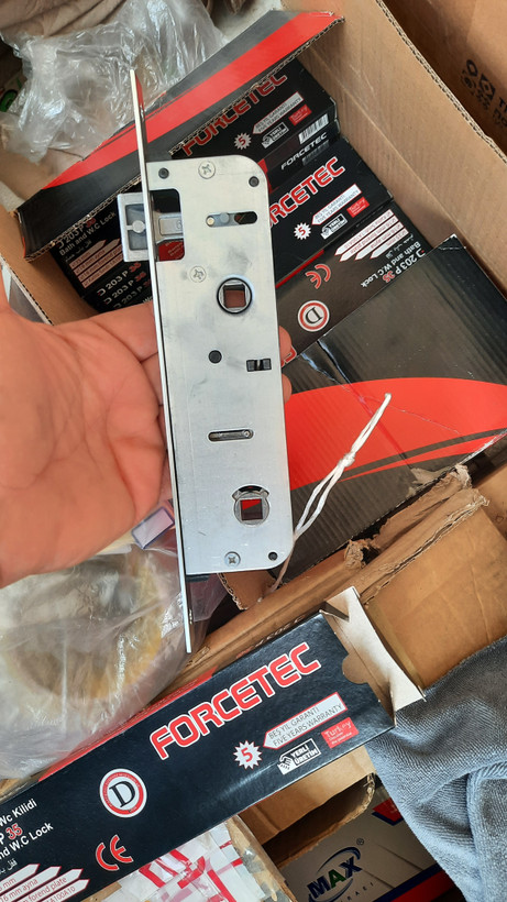قفل یراق درب دوجداره سرویسی upvc